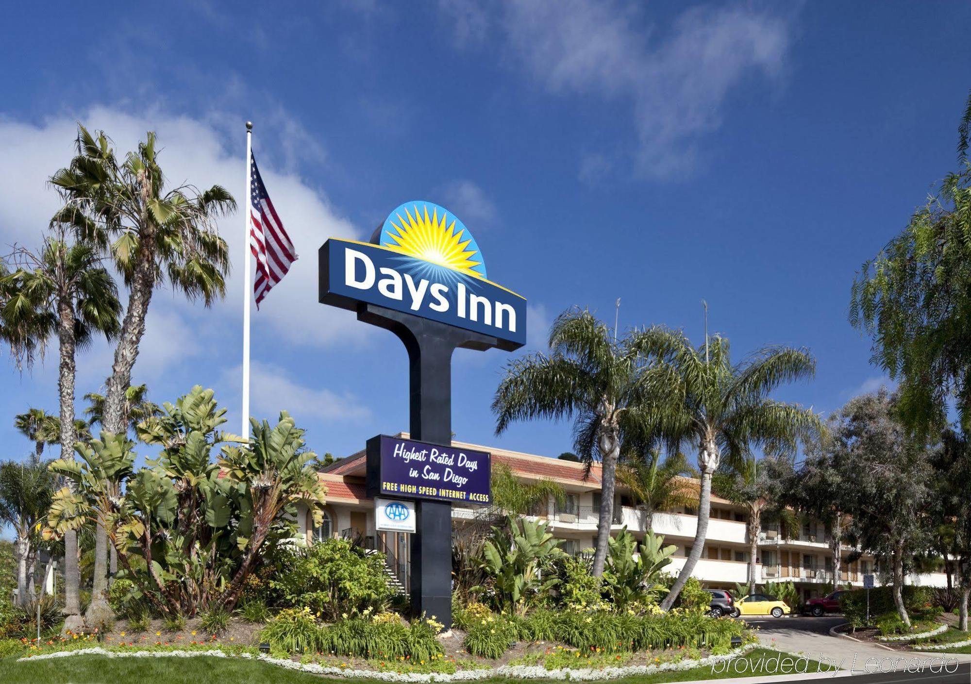 Days Inn By Wyndham San Diego Hotel Circle Экстерьер фото